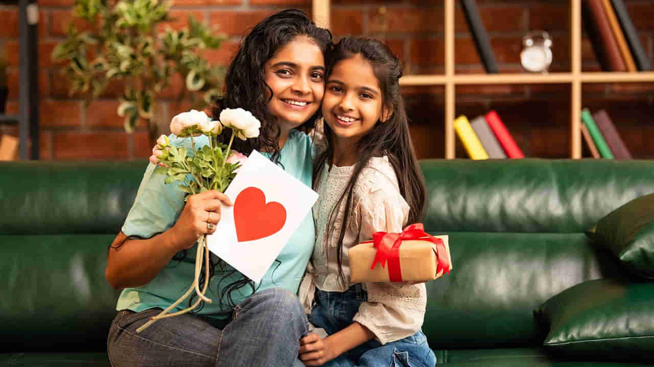 Vastu Tips: ఈ వస్తువులను పొరపాటున కూడా గిఫ్ట్ గా ఇవ్వకండి.. బంధాలు బీటలు పడతాయి..