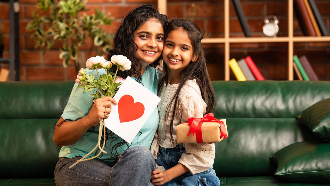 Vastu Tips: ఈ వస్తువులను పొరపాటున కూడా గిఫ్ట్ గా ఇవ్వకండి.. బంధాలు బీటలు పడతాయి..