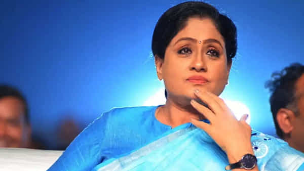 Vijayashanti: పాక్తో యుద్ధంపై ఎమ్మెల్సీ విజయశాంతి సంచలన ట్వీట్.. నెట్టింట విమర్శలు
