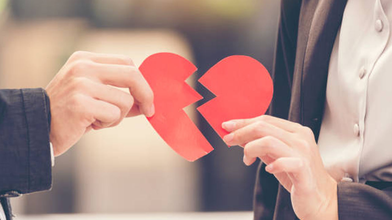 నువ్వు సూపరహే.. బ్రేకప్ చెప్పిన యువతికి షాక్.. తిన్న తిండి డబ్బులు ఇవ్వాలంటూ పెద్ద లిస్టే పంపించాడుగా