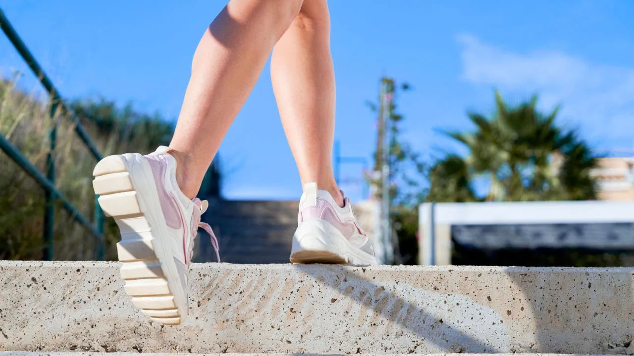 Walking Yoga: వాకింగ్‌ యోగా గురించి ఎప్పుడైనా విన్నారా? దీనిని ఎలా చేస్తారో తెల్సా..