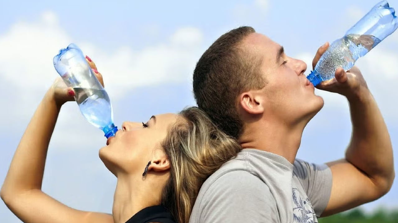 కిడ్నీలు ఆరోగ్యంగా ఉండాలంటే రోజుకు ఎన్ని నీళ్లు తాగాలో తెలుసా..? లేదంటే ముప్పు తప్పదు..!
