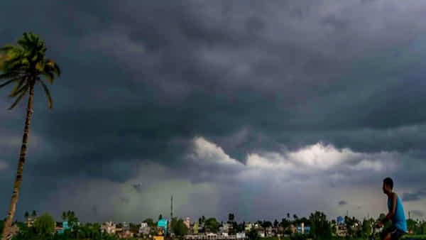 Delhi Rains: ఢిల్లీలో వడగళ్ల వాన భీభత్సం.. జన జీవనం అస్తవ్యస్తం.. మరో రెండు రోజులు భారీ వర్షాలు కురిసే అవకాశం..