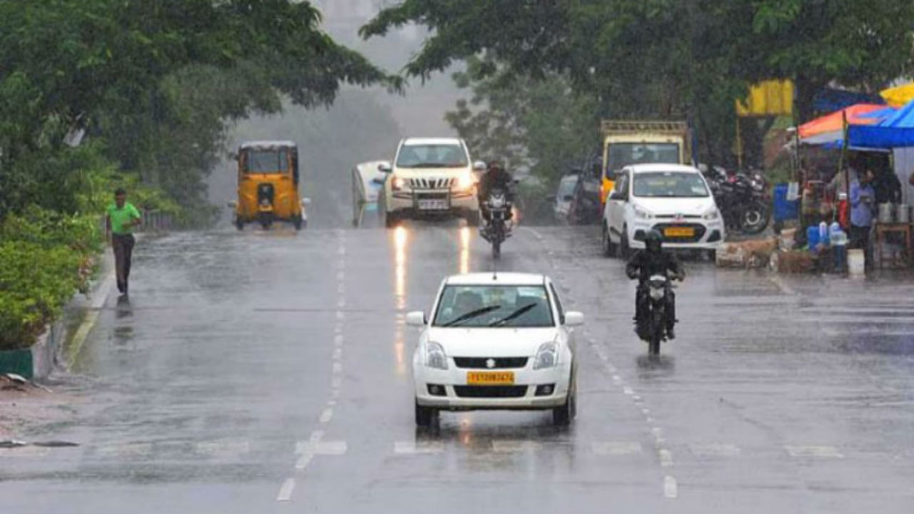 Weather: తెలంగాణలో భిన్న వాతావరణం.. ఓ వైపు ఎండలు.. మరో వైపు వర్షాలు!