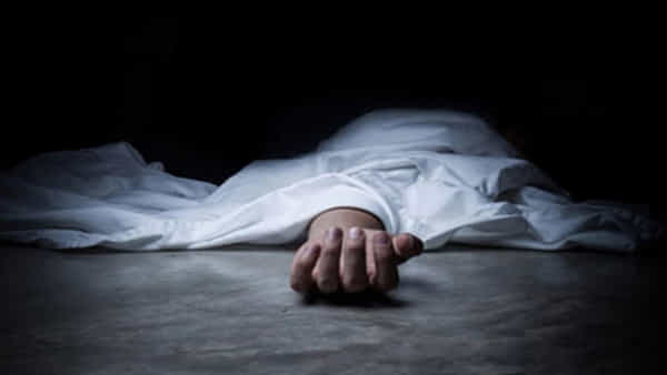 Andhra Pradesh: పొరపాటున వేరే రైలెక్కిన మహిళ.. ఇంతలోనే ఎంత ఘోరం.. కన్నీళ్లు తెప్పించే విషాదం