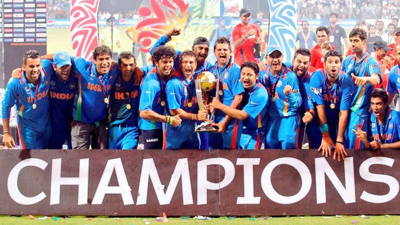 '2011 ప్రపంచకప్ తర్వాత ఆ ఏడుగురి కెరీర్లు నాశనం చేసిన సెలెక్టర్లు.. ధోనితో పాటు పక్కనపెట్టాలనుకున్నారు'