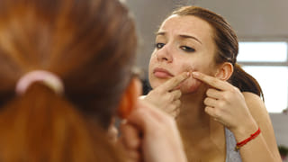 Cloves Health Benefits: పాలలో లవంగాల పొడి కలిపి తాగితే ఎన్ని లాభాలో తెలుసా..?