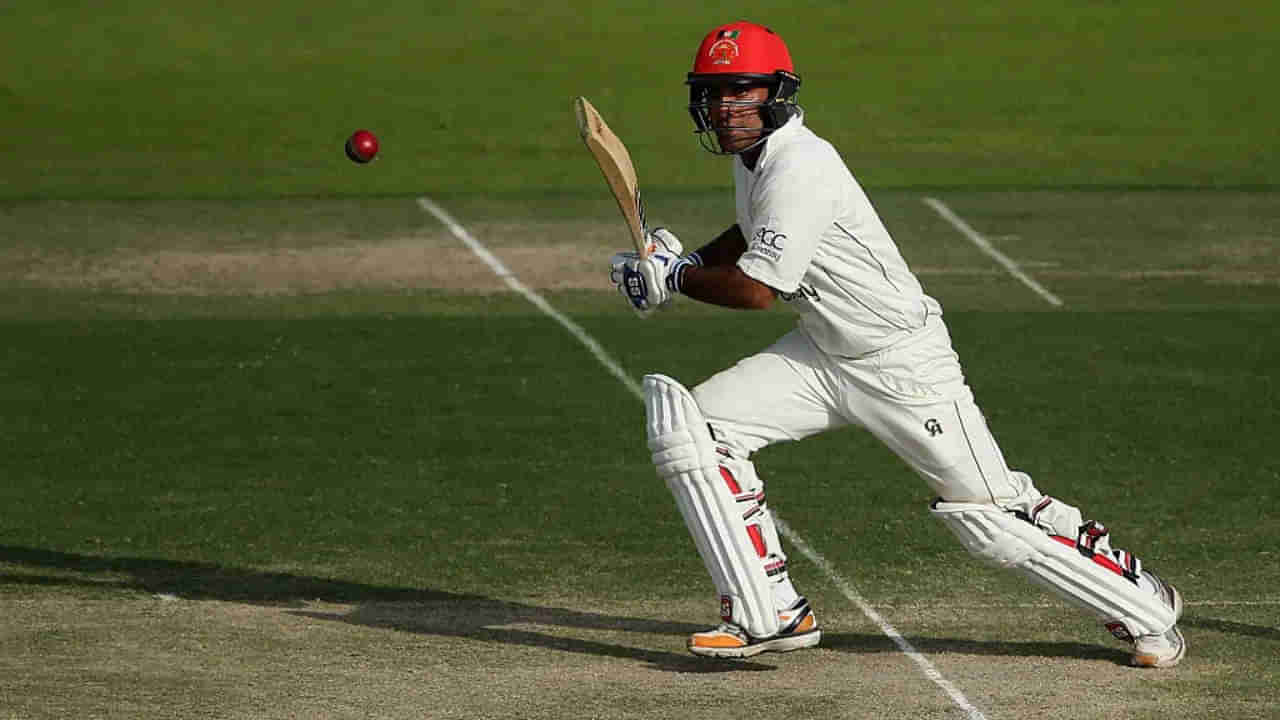 క్రికెట్ చరిత్రలో అరుదైన సీన్.. 811 పరుగుల భారీ స్కోరు.. సెంచరీలు బాదిన నలుగురు.. ఎక్కడంటే?