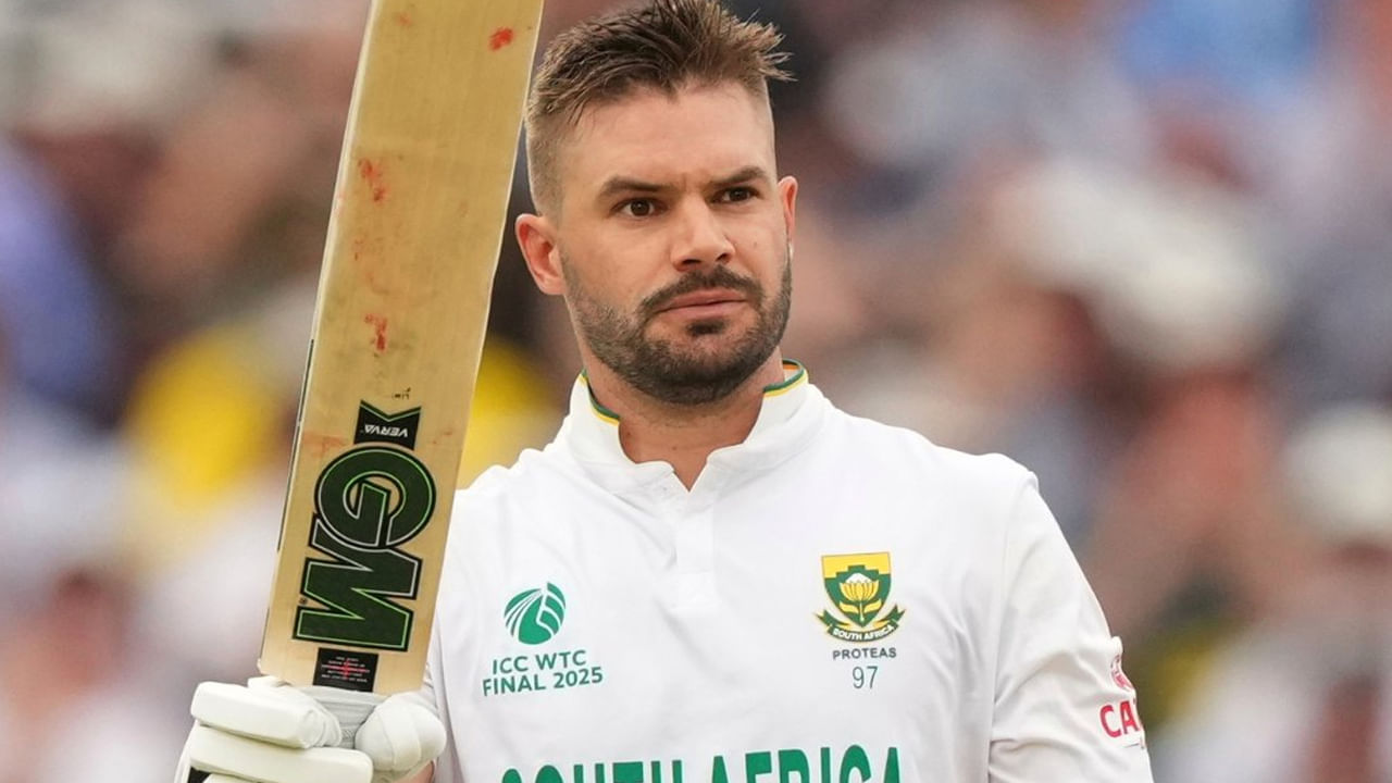 ప్రపంచ టెస్ట్ ఛాంపియన్‌షిప్ 2025 ఫైనల్‌లో దక్షిణాఫ్రికా బ్యాట్స్‌మన్ ఐడెన్ మార్క్రామ్ సెంచరీ సాధించిన సంగతి తెలిసిందే. ఇంగ్లాండ్‌లోని లార్డ్స్‌లో ఆస్ట్రేలియాతో జరుగుతున్న మ్యాచ్‌లో మూడో రోజున అతను ఈ అద్భుతమైన ఫీట్ సాధించాడు. ఇది మార్క్రామ్ టెస్ట్ కెరీర్‌లో ఎనిమిదో సెంచరీ. ఈ సెంచరీ ఇన్నింగ్స్‌లో, అతను టెంబా బావుమాతో కలిసి జట్టును విజయానికి దగ్గరగా తీసుకువచ్చాడు. దీంతో పాటు, అతను అనేక అద్భుతమైన రికార్డులను తన ఖాతాలో వేసుకున్నాడు. 