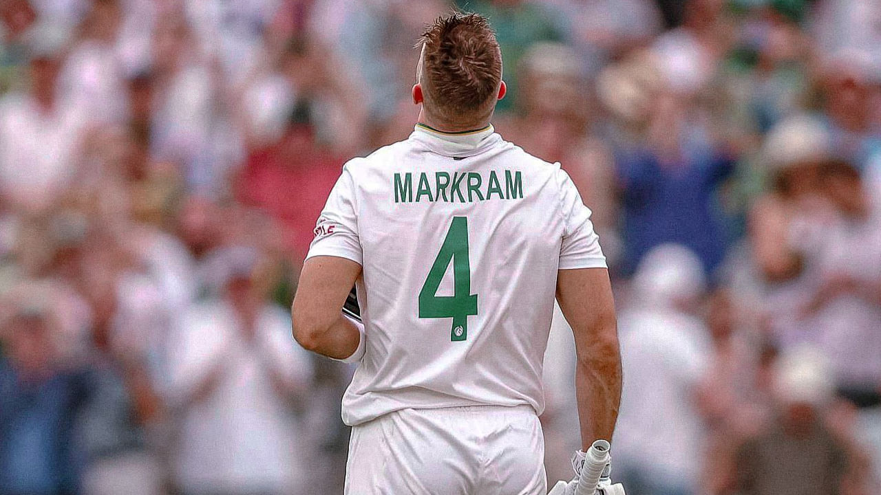 ఐడెన్ మార్క్రమ్ టెస్ట్ మ్యాచ్ నాల్గవ ఇన్నింగ్స్‌లో ఓపెనర్‌గా మూడోసారి సెంచరీ చేయడం ద్వారా అద్భుతాలు చేశాడు. దీనితో, అతను హెర్బర్ట్ సట్‌క్లిఫ్, జియోఫ్రీ బాయ్‌కాట్, గోర్డాన్ గ్రీనిడ్జ్, గ్రాహం గూచ్‌లతో సమం అయ్యాడు. ఈ రికార్డు భారతదేశానికి చెందిన సునీల్ గవాస్కర్, దక్షిణాఫ్రికాకు చెందిన గ్రేమ్ స్మిత్ పేరిట ఉంది. వీరంతా నాల్గవ ఇన్నింగ్స్‌లో నాలుగుసార్లు సెంచరీ చేశారు. ఇంగ్లాండ్‌లో ఒకే టెస్ట్‌లో వికెట్ తీసి సెంచరీ చేసిన నాల్గవ దక్షిణాఫ్రికా ఆటగాడు ఐడెన్ మార్క్రామ్. అతని కంటే ముందు, 1935లో బ్రూస్ మిచెల్, 1965లో గ్రేమ్ పొల్లాక్, 1998, 2012లో జాక్వెస్ కాలిస్ ఈ ఘనత సాధించారు.