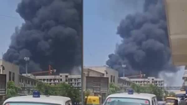 Air India Plane Crash: అహ్మదాబాద్లో ఘోర విమాన ప్రమాదం.. జనావాసాల్లో కూలిన ఎయిర్ ఇండియా ఫ్లైట్