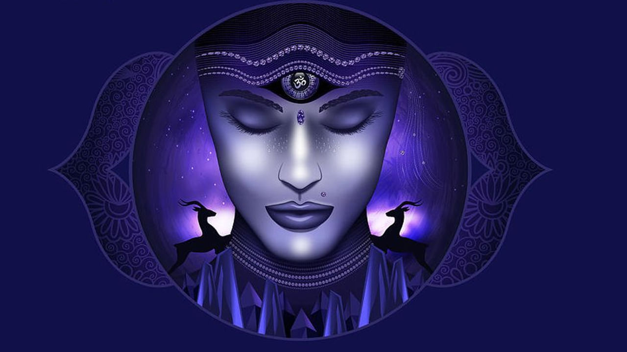 అజ్ఞ చక్రం, ఆరవ చక్రం, కనుబొమ్మల మధ్య ఉంటుంది. అంతర్ దృష్టి, జ్ఞానం, మరియు స్పష్టతను సూచిస్తుంది. దీని రంగు: గాఢమైన నీలం. బీజ మంత్రం: ఊం. ఇది సరిగ్గా పనిచేయకపోతే, తలనొప్పి, మైగ్రేన్, మానసిక అస్థిరత వచ్చే అవకాశం ఉంది.