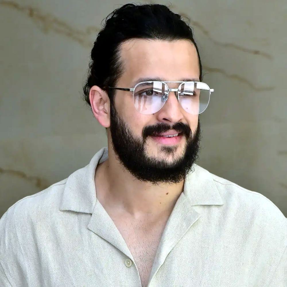 అక్కినేని వారుసుడు అఖిల్ కూడా ట్రెండ్ మార్చారు. లవర్ భాయ్‌గా సక్సెస్‌లు వచ్చినా.. మాస్‌ హీరో అనిపించుకోవాలన్న కోరిక తీరకపోవటంతో మాస్‌ యాక్షన్‌ లవ్‌ స్టోరిగా తెరకెక్కుతున్న లెనిన్ సినిమాతో ప్రేక్షకుల ముందుకు రాబోతున్నారు.