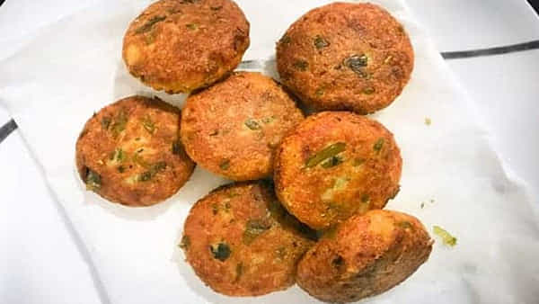 Aloo Paneer Kebab: వేడి వేడి చాయ్ తో వర్షాకాలానికి సరైన క్రిస్పీ స్నాక్ ఆలూ పనీర్ కబాబ్..రెసిపీ మీ కోసం
