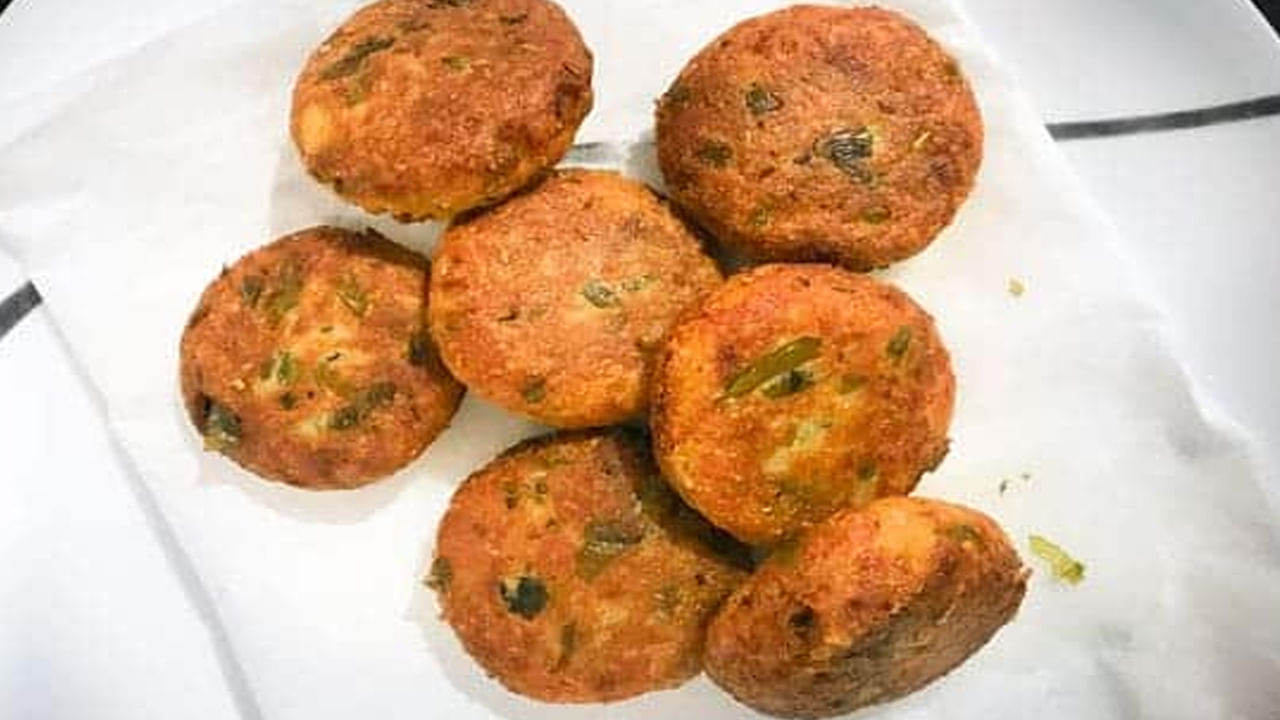 Aloo Paneer Kebab: వేడి వేడి చాయ్ తో వర్షాకాలానికి సరైన క్రిస్పీ స్నాక్ ఆలూ పనీర్ కబాబ్..రెసిపీ మీ కోసం