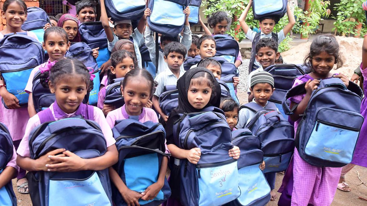 Andhra: ఏపీ విద్యార్ధులకు బిగ్ అలెర్ట్.. రూ. 15 వేలు కావాలంటే ఇలా చేయాల్సిందే..