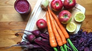 Hair Health: ఒత్తుగా, పొడవుగా జుట్టు పెరగాలంటే ఈ ఫుడ్స్ తినాల్సిందే..!