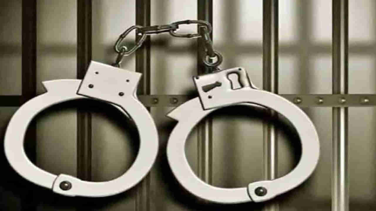 సైబర్‌ నేరగాళ్లు కాజేసిన రూ.2 కోట్లతో పారిపోయిన పోలీసు జంట.. కట్‌చేస్తే..