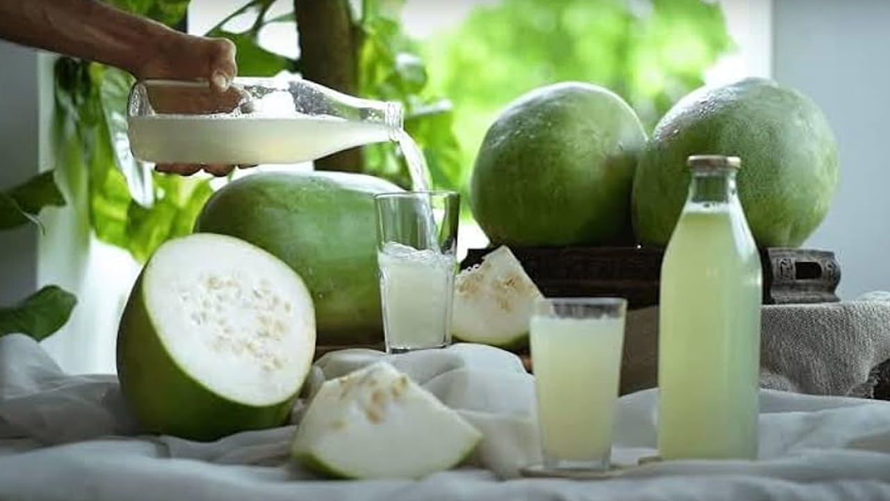 రోగనిరోధక శక్తిని పెంచడానికి బూడద గుమ్మడికాయ జ్యూస్ సహాయం చేస్తుంది. బూడిద గుమ్మడికాయ జ్యూస్ను తీసుకోవడం వల్ల ఇన్ఫెక్షన్స్ నుంచి దూరంగా ఉండొచ్చు. షుగర్ను కంట్రోల్ చేయడానికి ఈ జ్యూస్ బాగా హెల్ప్ చేస్తుంది. షుగర్ ఉన్న వాళ్లు రెగ్యులర్గా తీసుకుంటే రక్తంలో చక్కెర స్థాయిలు తగ్గుతాయి.