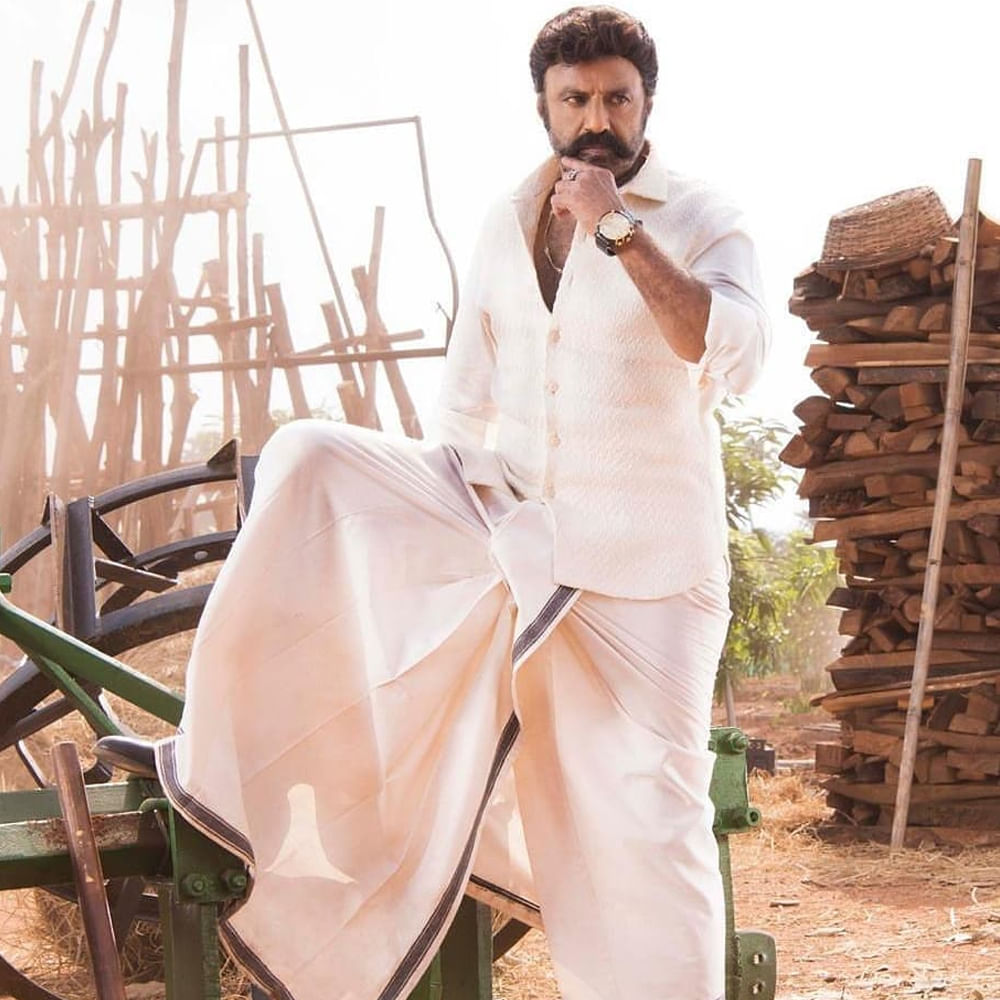 ఈ లిస్ట్లో మరో మూవీ చేరనుంది. గోపిచంద్ మలినేని దర్శకత్వంలో చేయబోయే నెక్ట్స్ మూవీని హిస్టారికల్ యాక్షన్ డ్రామాగా రూపొందిస్తున్నట్టుగా వెల్లడించారు.ఎన్బీకే 111 అనే వర్కింగ్ టైటిల్తో ఎనౌన్స్ అయిన ఈ సినిమాను వ్రిద్దీ సినిమాస్ బ్యానర్లో భారీ బడ్జెట్తో నిర్మిస్తున్నారు.