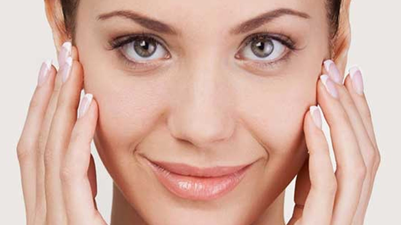 తేమతో కూడిన వాతావరణంలో మీ చర్మం మెరిసేందుకు.. ఈ 5 ఆయుర్వేద చిట్కాలు ట్రై చేయండి..