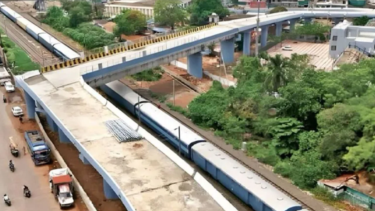 90 డిగ్రీస్ వంతెన.. ఇంజనీర్లపై ప్రభుత్వం చర్యలు.. ఏంతమందిని సస్పెండ్ చేసిందంటే? 90 డిగ్రీస్ వంతెన.. ఇంజనీర్లపై ప్రభుత్వం చర్యలు.. ఏంతమందిని సస్పెండ్ చేసిందంటే?