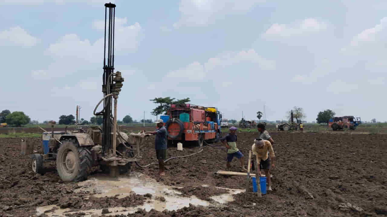 Andhra: ఏపీలో ఒకటి కాదు.. రెండు కాదు.. ఏకంగా 24,000 బోర్లు.. వేయిస్తున్నది ఎవరంటే..