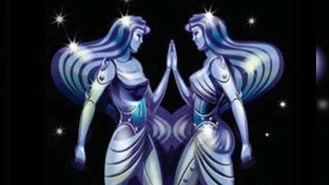 మిథున రాశి : మిథున రాశి వారికి బ్రహాదిత్య రాజయోగం వలన అనేక శుభ ఫలితాలు కలగనున్నాయి. సమాజంలో మంచి గుర్తింపు లభిస్తుంది. అని పనుల్లో విజయం మీ సొంతం అవుతుంది. చాలా రోజుల నుంచి దూరప్రయాణాలు చేయాలి అనుకునే వారి కల నెరవేరుతుంది. విద్యార్థులకు, వ్యాపారస్తులకు కూడా అద్భుతంగా ఉంది. ముఖ్యంగా వ్యాపారస్తులు పెట్టుబడుల ద్వారా అనేక లాభాలు అందుకుంటారు. తమ కలను నెరవేర్చుకుంటారు. ఆనందంగా గడుపుతారు.