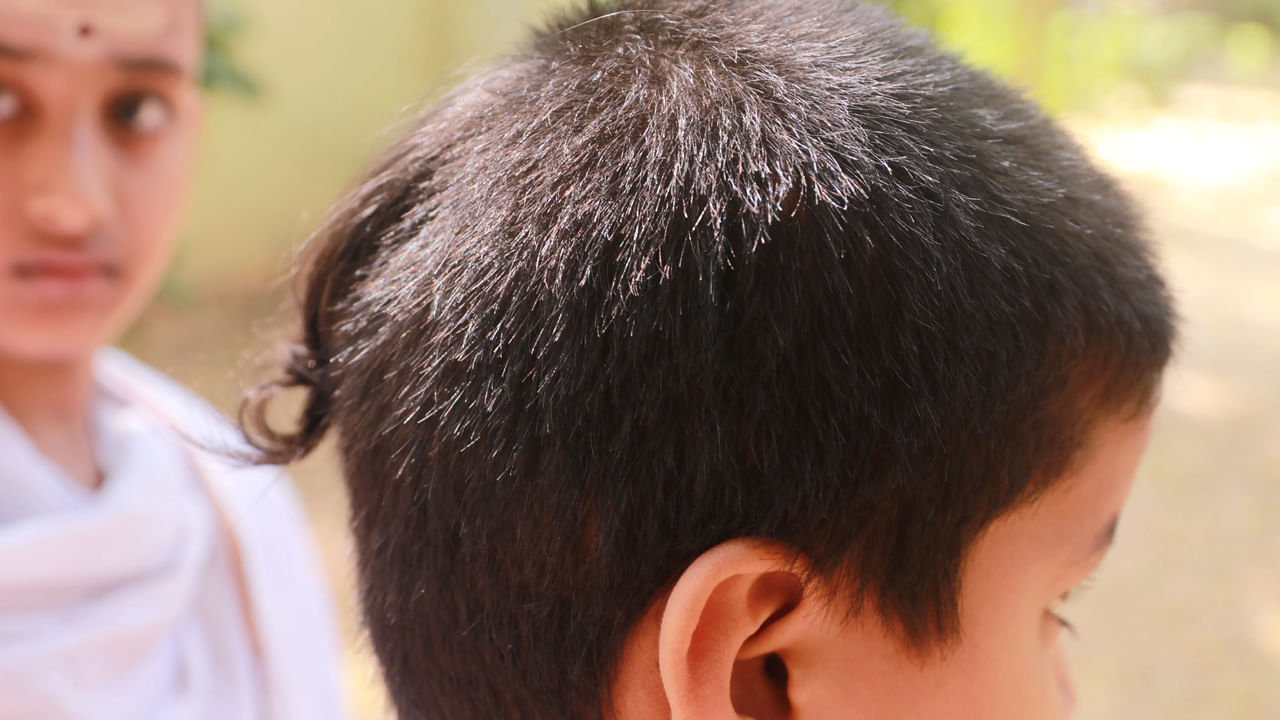 మన శరీరంలో ఏడు చక్రాలు ఉన్నాయి. ఇది మన వెన్నెముక దిగువన ఉన్న మూలాధారం నుంచి ప్రారంభమై మన నెత్తిపై సహస్రారం వరకు ఉంటుంది. ఈ చక్రాలు శక్తి ప్రవాహంలో కీలక పాత్ర పోషిస్తాయి. పాములా చుట్టబడిన కుండలిని ప్రాణశక్తి. మన చక్రాలు సమతుల్య స్థితిలో ఉన్నప్పుడు, ప్రాణశక్తి సరైన ప్రవాహానికి సహాయపడుతుంది.