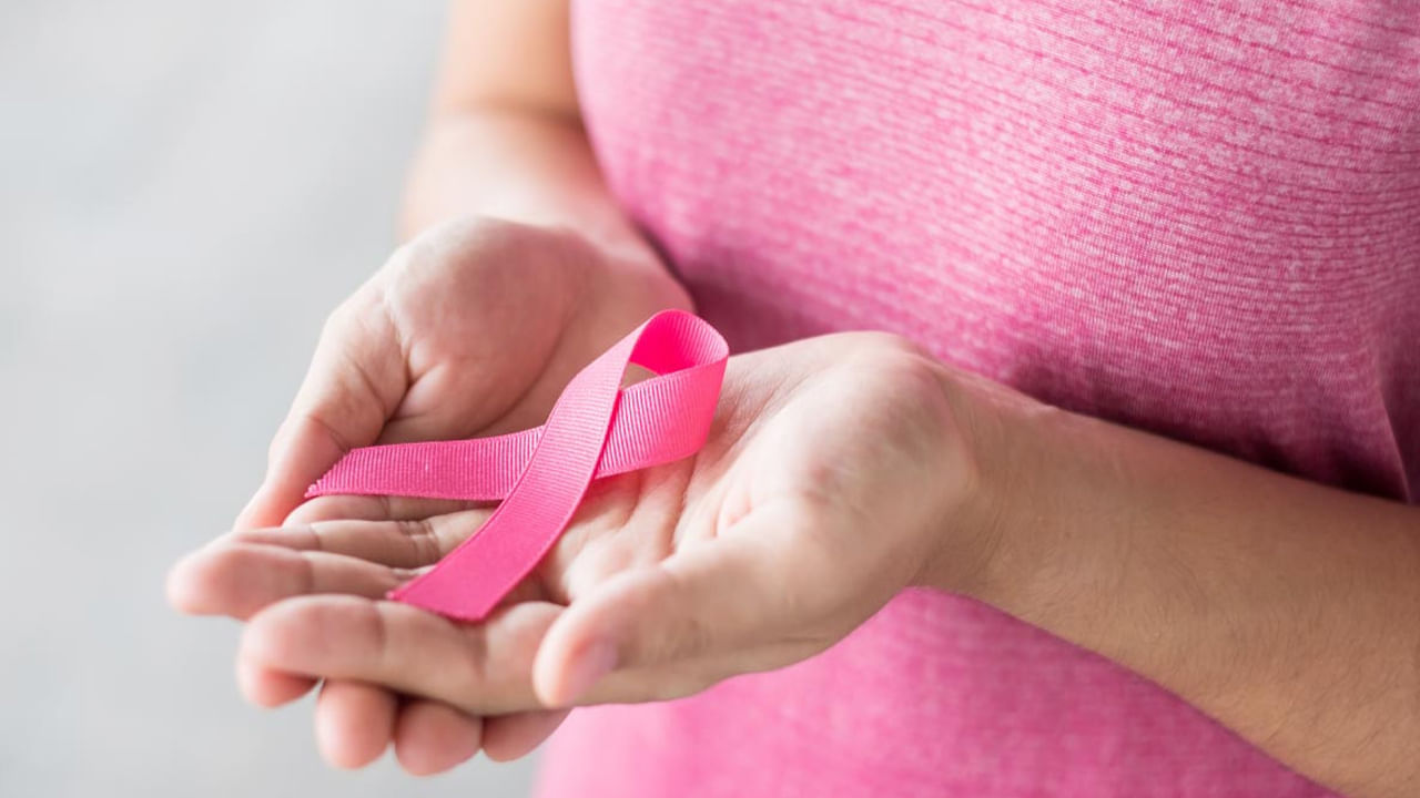 Breast Cancer: బ్రెస్ట్ క్యాన్సర్ ఎలా గుర్తించాలి..? ఇలాంటి లక్షణాలు కనిపిస్తే అలర్ట్ అవ్వండి..!