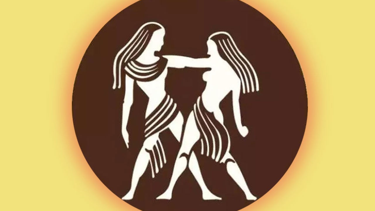 మిథున రాశి :  బుధ సంచారం వలన ఈ రాశి వారికి అద్భుతంగా ఉండబోతుంది. నిరుద్యోగులకు ఉద్యోగం దొరికే అవకాశం ఉంది. మొండిబాకీలు వసూలు అవుతాయి. ధనలాభం ఉంది. అనుకోని ఆదాయ మార్గాల ద్వారా మీ వద్దకు డబ్బు చేరుతుంది.చాలా రోజుల నుంచి మిమ్మల్ని ఇబ్బంది పెడుతున్న అనారోగ్య సమస్యల నుంచి విముక్తి కలుగుతుంది. ఇంటా బయట సంతోషకర వాతావరణం ఏర్పడుతుంది. వ్యాపారస్తులు అధిక లాభాలు పొందుతుంటారు.