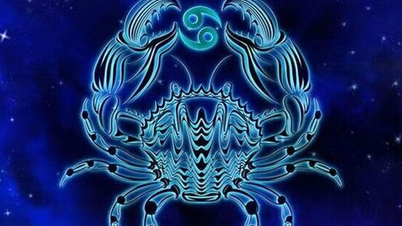 కర్కాటక  రాశి : ఈ రాశి వారికి బుధుడు తమ రాశిలోకి సంచారం చేయడం వలన ఏ పని చేసినా కలిసి వస్తుంది. ఆర్థికంగా అనేక లాభాలు పొందుతారు. చేతిలో డబ్బు ఉండటం మీకు చాలా ఆనందాన్ని ఇస్తూ.. రోజంతా చాలా సంతోషంగా గడుపుతారు. ఆర్థికంగా దృఢంగా ఉంటారు. ఇంటా బయట సానుకూల వాతావరనం ఏర్పడుతుంది.