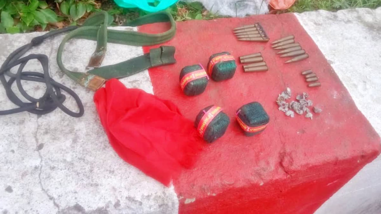 Srisailam: శ్రీశైలంలో బాంబులు, బుల్లెట్ల కలకలం - విషయం తేల్చేసిన పోలీసులు