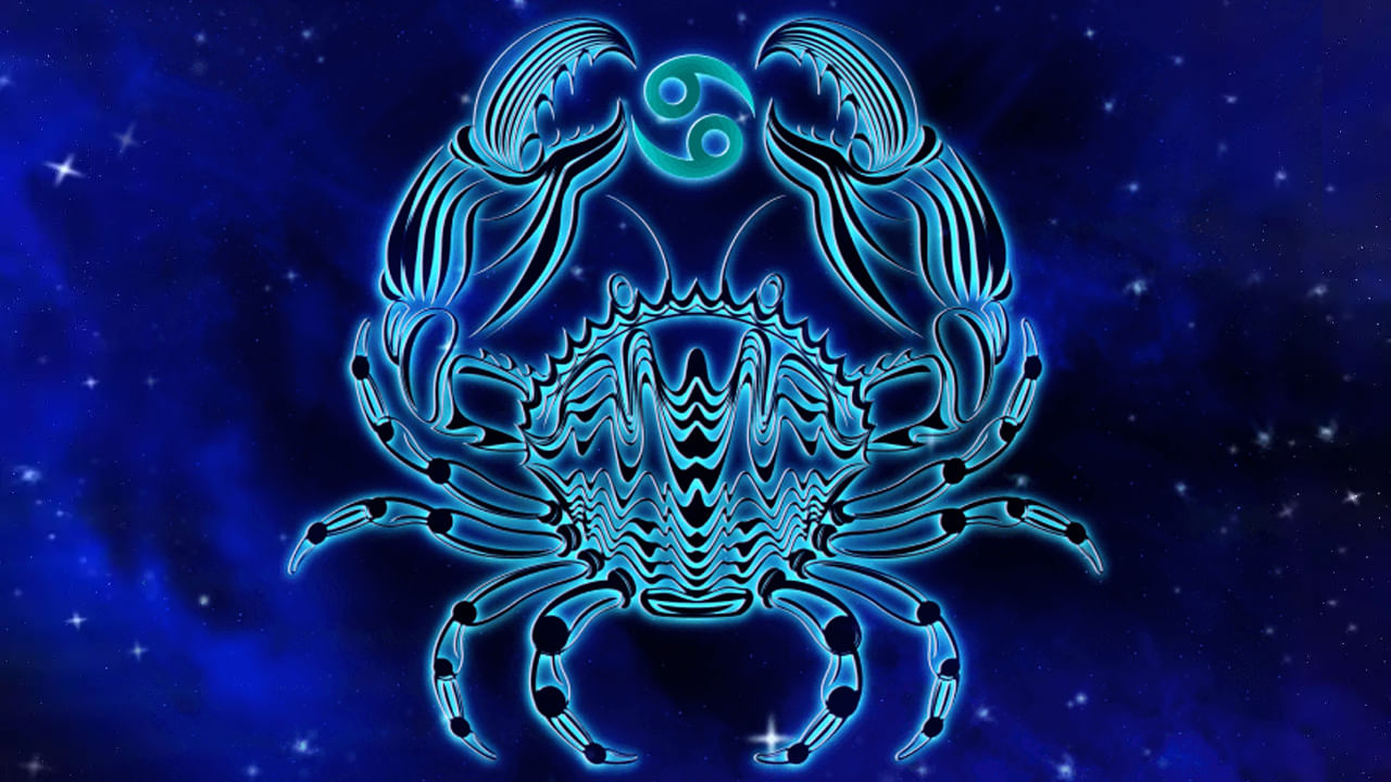 కర్కాటక రాశి: కర్కాటక రాశి వ్యక్తులు ఎక్కువగా అసూయను కలిగి ఉంటారు.  అయినప్పటికీ మంచి ప్రతిభను కలిగి ఉంటారు. అయితే ఈ విషయం వారికి కూడా పూర్తిగా తెలీదు.  వారు చాలా అసూయకు గురవుతారు.