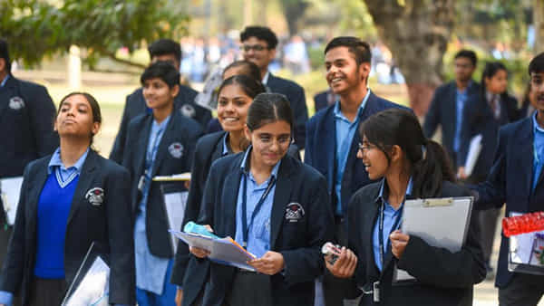 CBSE Board Exams Twice: ఇక సీబీఎస్ఈ పదో తరగతి పరీక్షలు ఏడాదికి రెండుసార్లు.. 2026 నుంచి అమలు