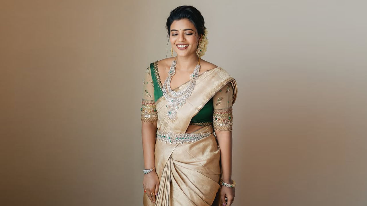 10 జనవరి 1990న తమిళనాడు రాష్ట్ర రాజధాని చెన్నైలో ఓ తెలుగు కుటుంబంలో జన్మించింది అందాల తార ఐశ్వర్య రాజేష్. ఆమె తండ్రి రాజేష్ తెలుగు సినిమా నటుడు. ఐశ్వర్య చిన్నతనంలోనే చనిపోయాడు. ఆమె తల్లి నాగమణి నృత్యకారిణి.