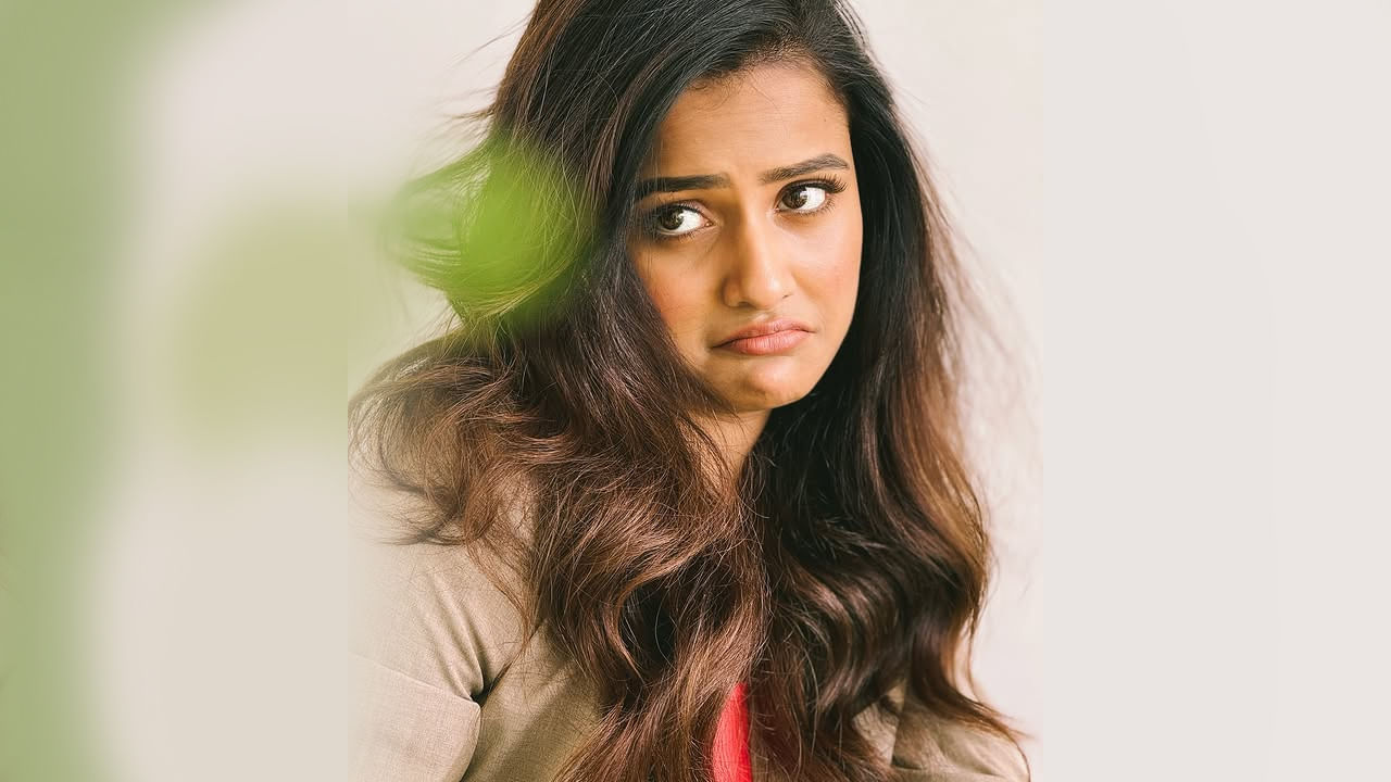 Charming Vaishnavi Chaitanya