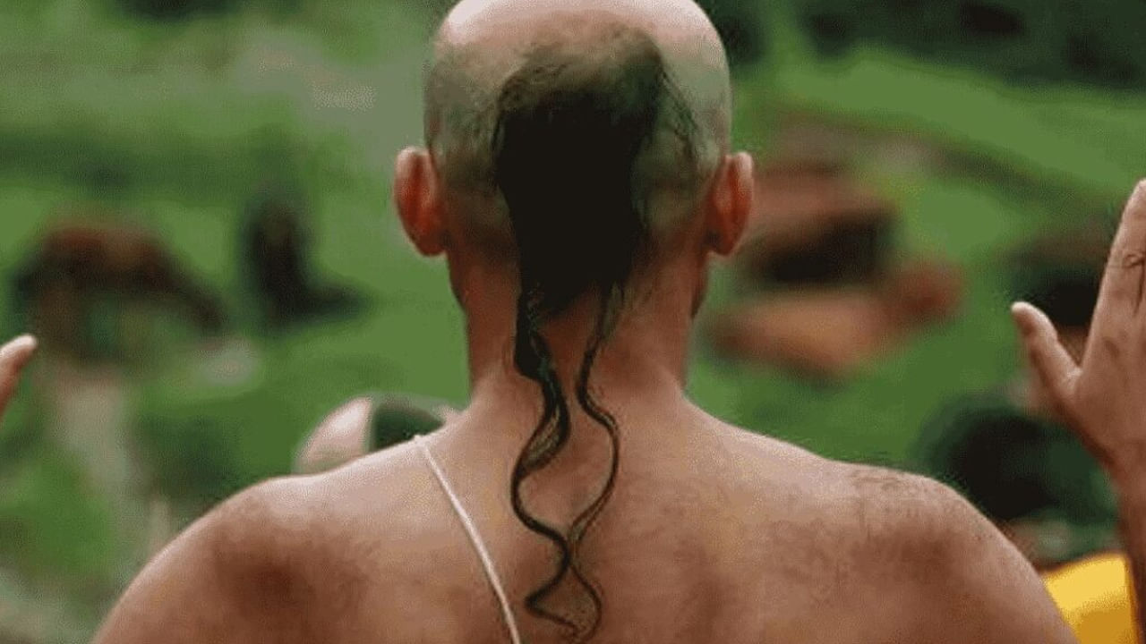 ఒక శిఖ అనేది దైవిక అస్తిత్వాలతో ఒక వ్యక్తికి ఉన్న సంబంధాన్ని చూపుతుంది. శిఖ శ్రీకృష్ణుని సంకేతం. ఇది విశ్వ శక్తిని ఆకర్షించడంలో సహాయపడుతుంది. శిఖాలో జుట్టును గట్టిగా కట్టినప్పుడు మానసిక నియంత్రణను అందిస్తుంది. ఏకాగ్రత, జ్ఞాపకశక్తిని కూడా మెరుగుపరుస్తుంది.