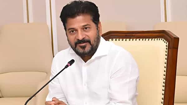 CM Revanthreddy: హైకోర్టులో సీఎం రేవంత్ రెడ్డికి ఊరట.. గతంలో గచ్చిబౌలి పీఎస్లో నమోదైన కేసు కొట్టివేత!