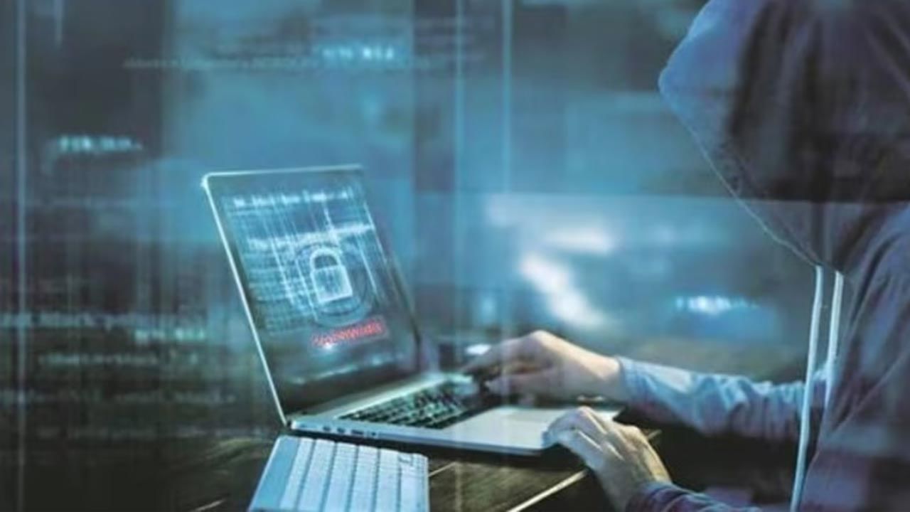 Cyber Scams: సైబర్ మోసాలపై అప్రమత్తం కండి.. అలాంటి లింక్స్ను క్లిక్ చేశారో.. ఇక అంతే సంగతులు!