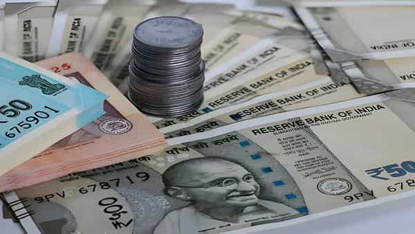 DA Hike: కేంద్ర ప్రభుత్వ ఉద్యోగులు, పెన్షనర్లకు గుడ్ న్యూస్.. డీఏను నాలుగు శాతం పెంచే యోచనలో ప్రభుత్వం!