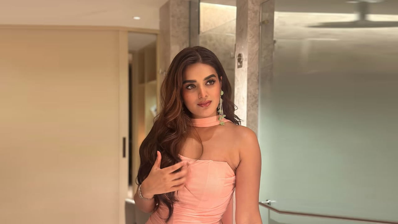 Dazzling Nidhhi Agerwal
