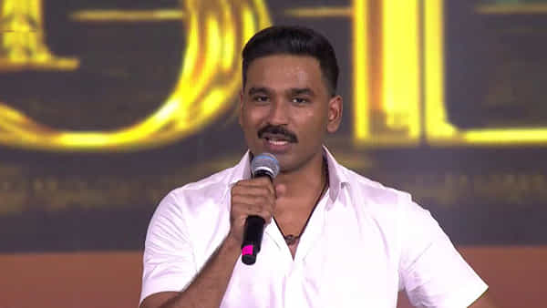 Dhanush: పెద్ద డైరెక్టర్ అని బిల్డప్ ఇచ్చారు.. నమ్మినందుకు నడిరోడ్డులో అడుక్కునేలా చేశాడు.. హీరో ధనుష్..