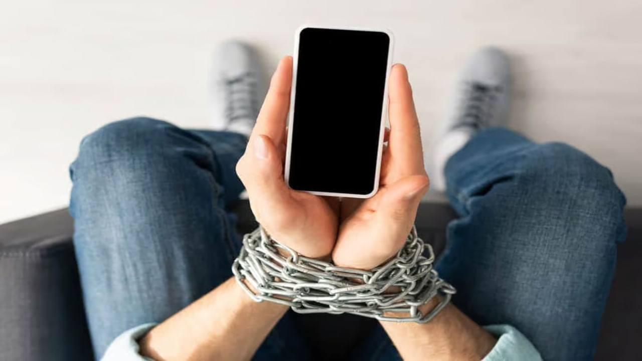 Screen Time: రోజంతా స్క్రీన్‌కు అతుక్కుపోతున్నారా?  మెదడుపై తీవ్ర ప్రభావం.. ఈ 7 అలవాట్లే కాపాడగలవు