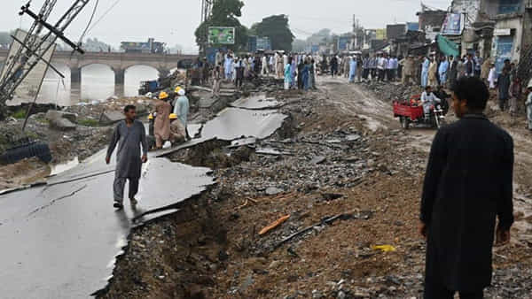Pakistan: పాకిస్తాన్లో తెల్లవారుజామున కంపించిన భూమి.. తీవ్రత 5.2గా నమోదు.. భయాందోళనల్లో ప్రజలు