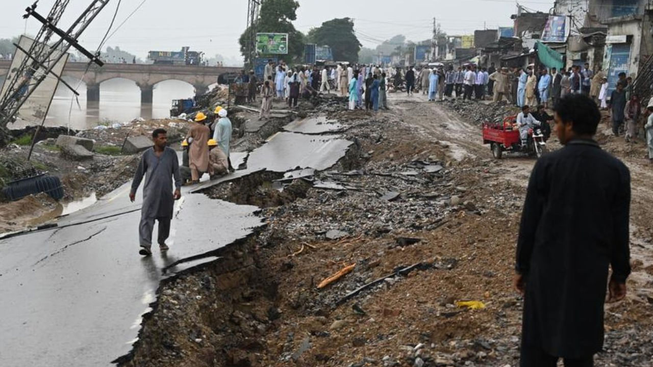 Pakistan: పాకిస్తాన్లో తెల్లవారుజామున కంపించిన భూమి.. తీవ్రత 5.2గా నమోదు.. భయాందోళనల్లో ప్రజలు