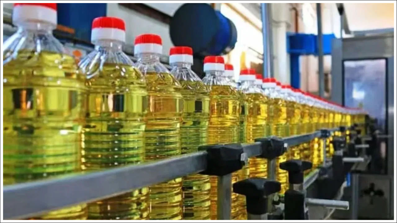 Edible Oil: వినియోగదారులకు గూడ్‌న్యూస్‌.. కేంద్రం కీలక నిర్ణయం.. తగ్గనున్న వంట నూనె ధరలు