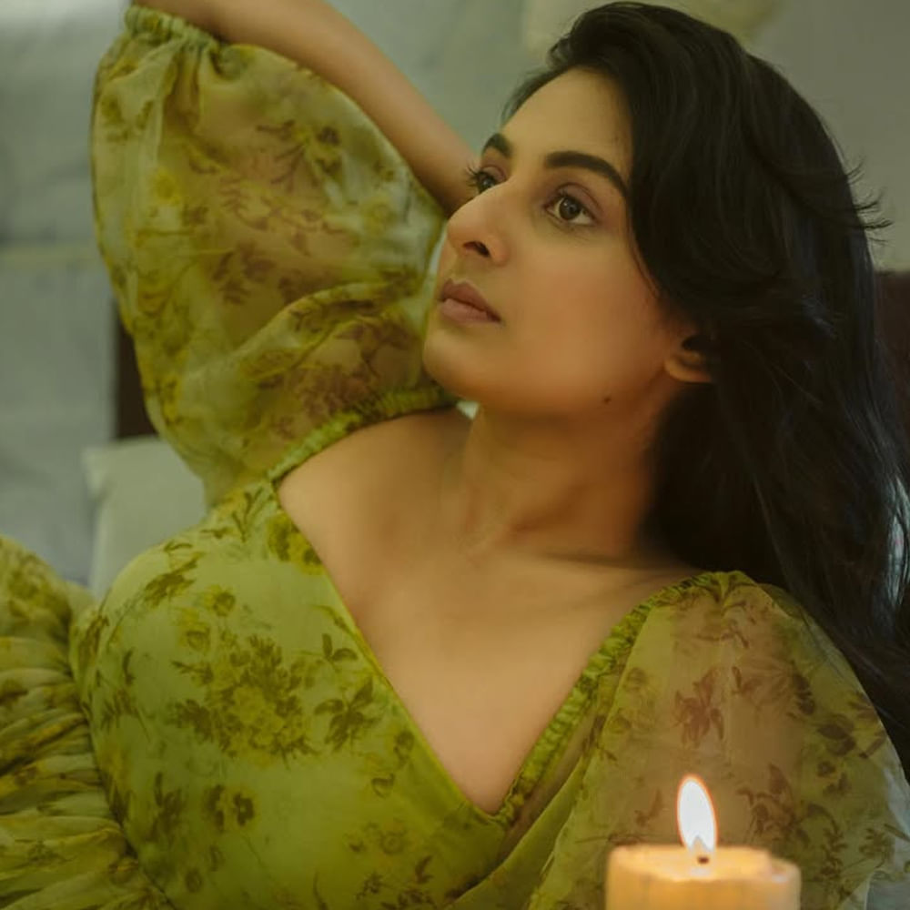 Ester Anil Age