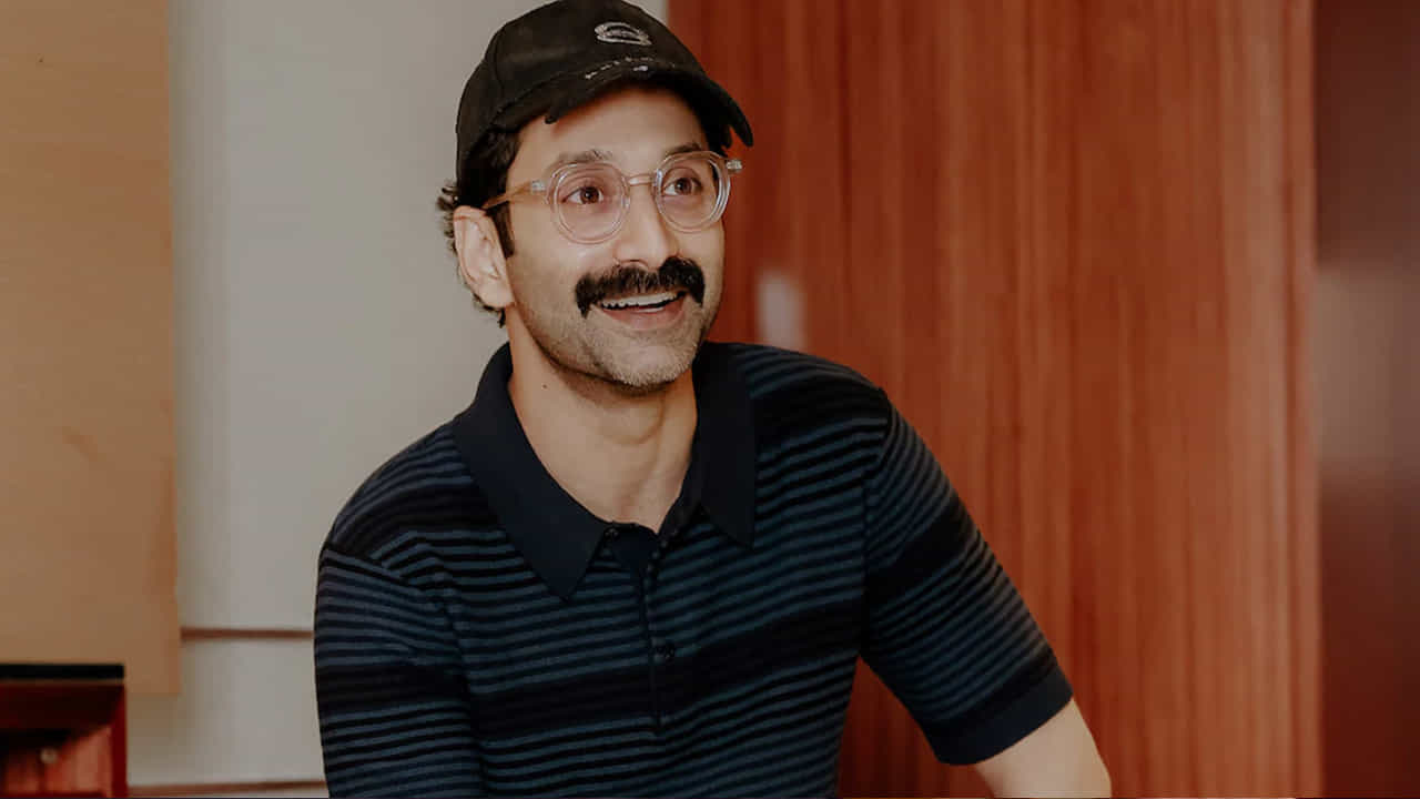ఇక ఇప్పుడు ఒక్కో సినిమాకు అత్యధిక పారితోషికం తీసుకుంటున్నారు. అలాగే ఇతర హీరోల మాదిరిగానే ఫహద్ సైతం ఆటో మొబైల్స్ పట్ల విపరీతమైన ఆసక్తి ఉన్న నటుడు. అతడి వద్ద అనేక లగ్జరీ కార్లు ఉన్నాయి. ఇక ఇప్పుడు ఫహద్ ఫాసిల్ అరుదైన కారును కొన్నాడు. అతడి గ్యారేజీలోకి వోక్స్వ్యాగన్ గోల్ఫ్ GTI కారు వచ్చింది. 