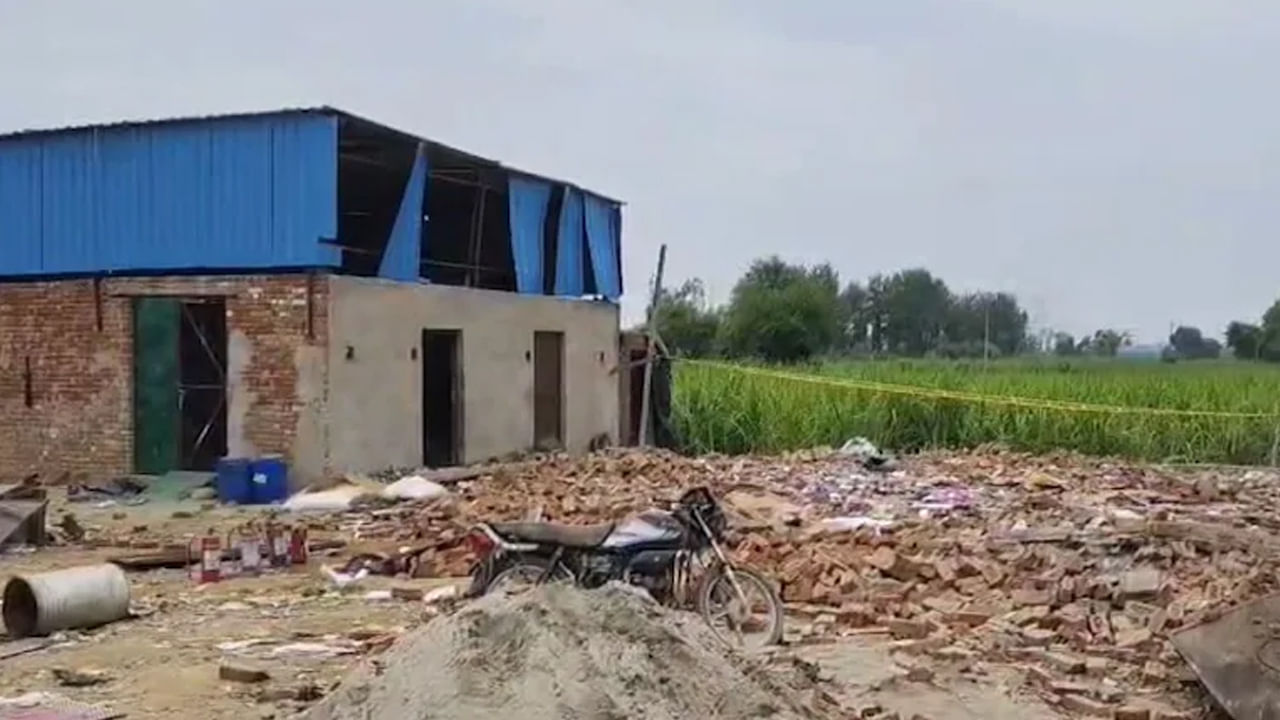 బాణాసంచా ఫ్యాక్టరీలో పేలుడు.. ఐదుగురు మహిళలు మృతి.. పది మందికి పైగా..